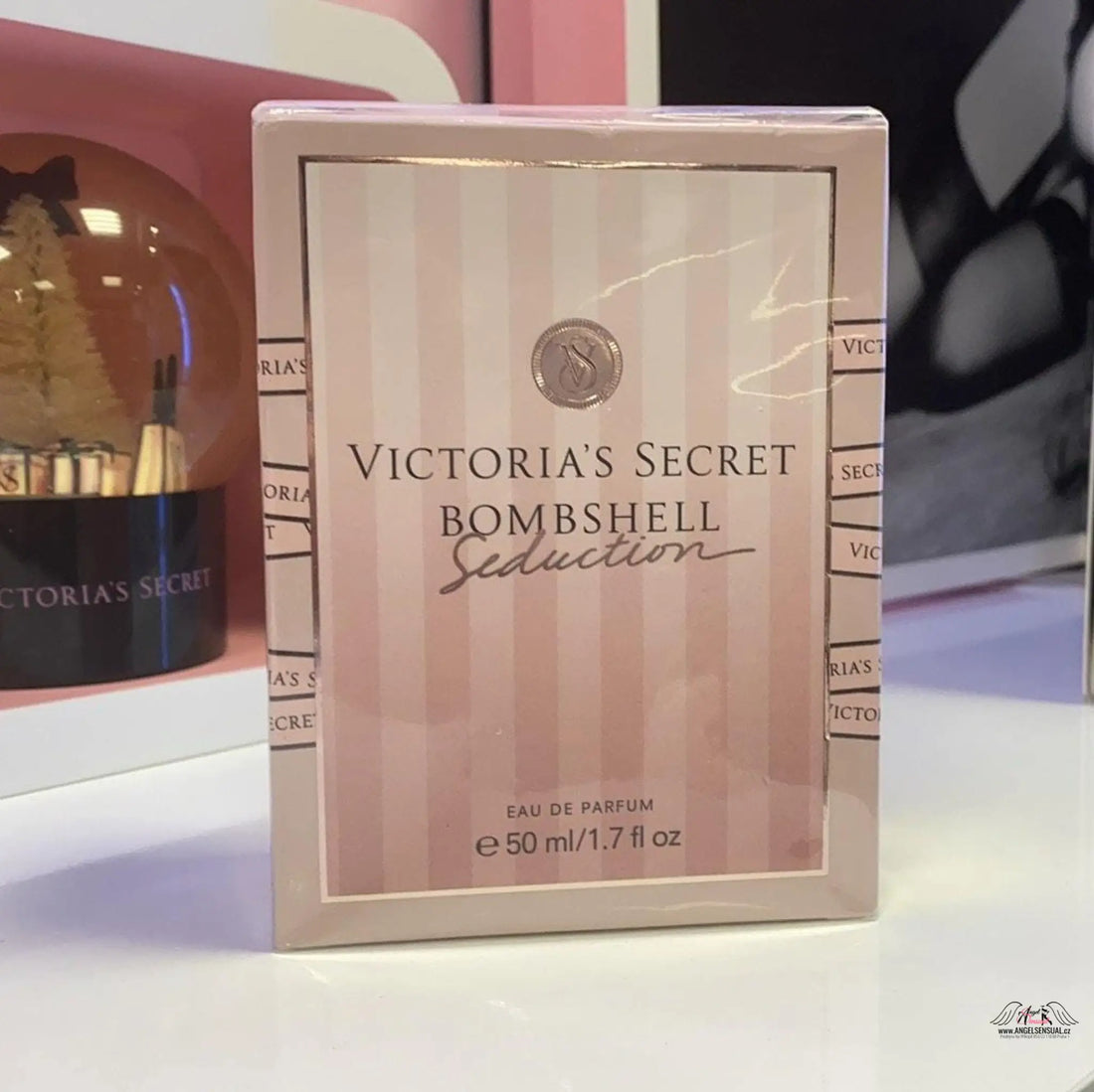 Bombshell Seduction: Tajemná vůně pro ženy od Victoria’s Secret - 50ml / Nové se štítky - Parfémy