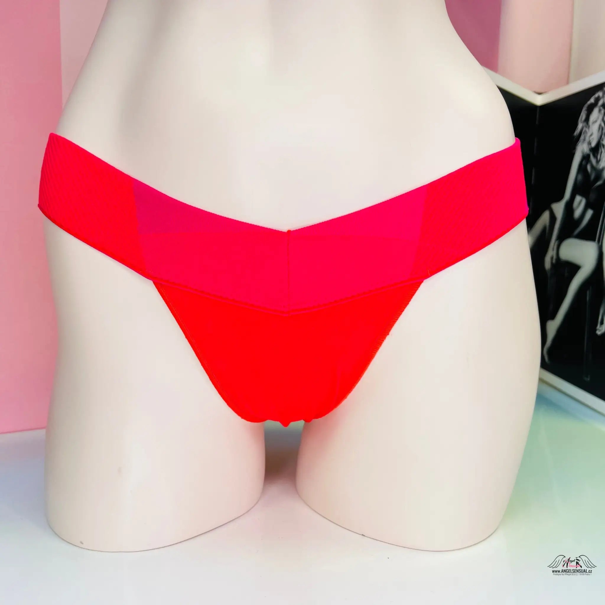 Zamiluj se do elastických tanga nižšího střihu - S / Růžová / Nové štítky - Tanga PINK