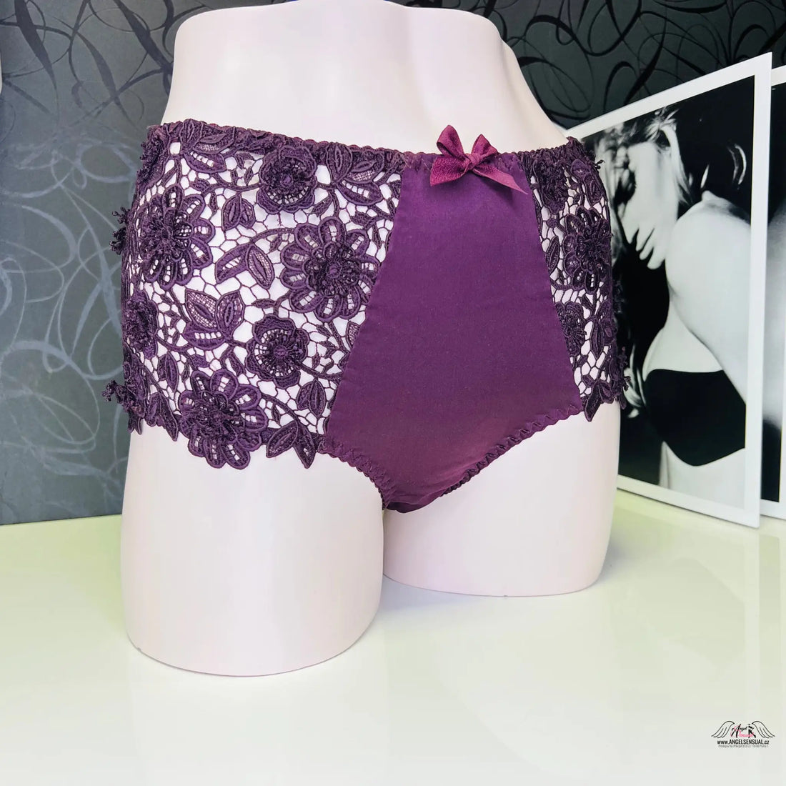 Gene Brief Aubergine: Hedvábná Elegance ve Lilekové! - Vínová / S / Nové se štítky - Tanga