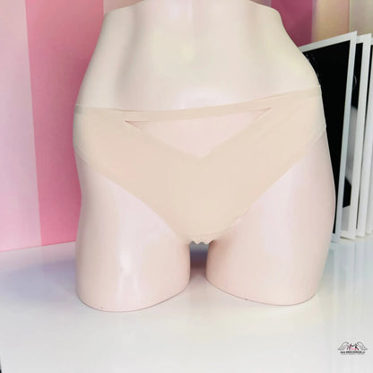 Pale pink mannequin torso showcasing Luxusní Bezešvé Tanga se Zlatou Aplikací od VS